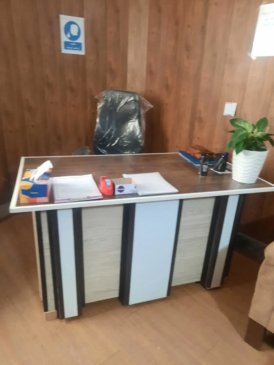 منشی خانم نیازمندیم|استخدام اداری و مدیریت|شیراز, زرهی|دیوار