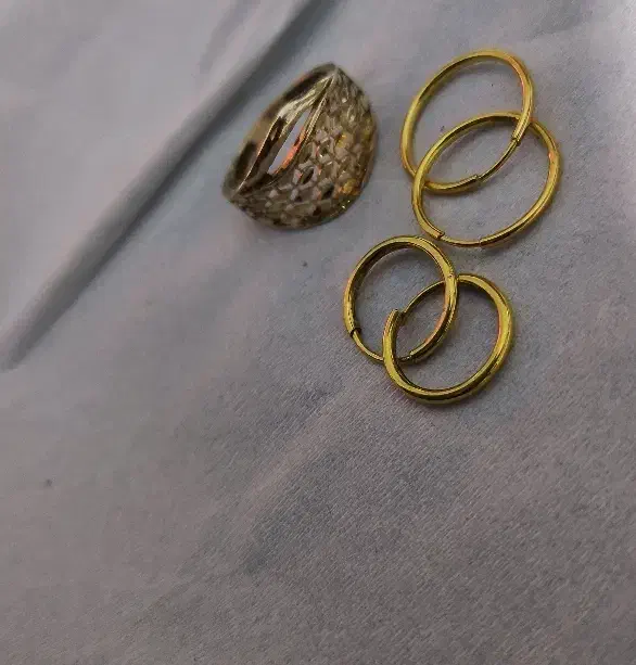 مقداری طلا در حد نو|جواهرات|شهریار, شهریار|دیوار