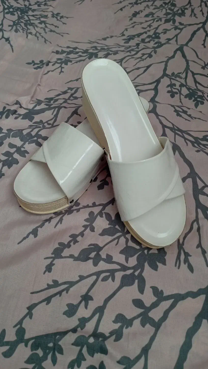 دمپایی سفید ورنی نو|کیف، کفش، کمربند|اردبیل, |دیوار