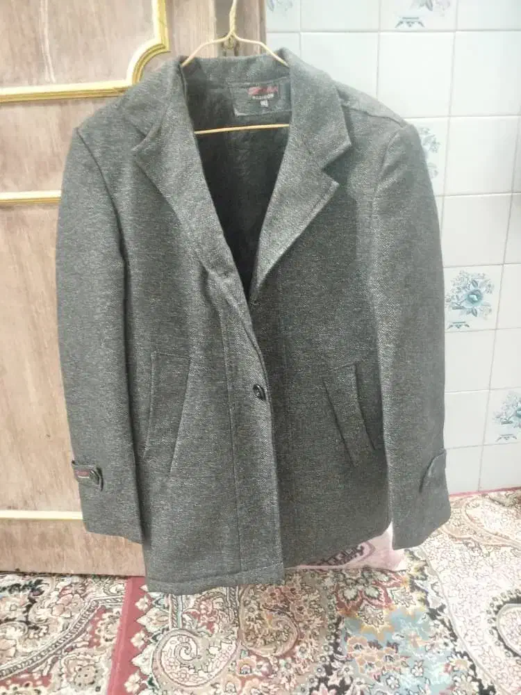 کاپشن|لباس|سراوان, |دیوار