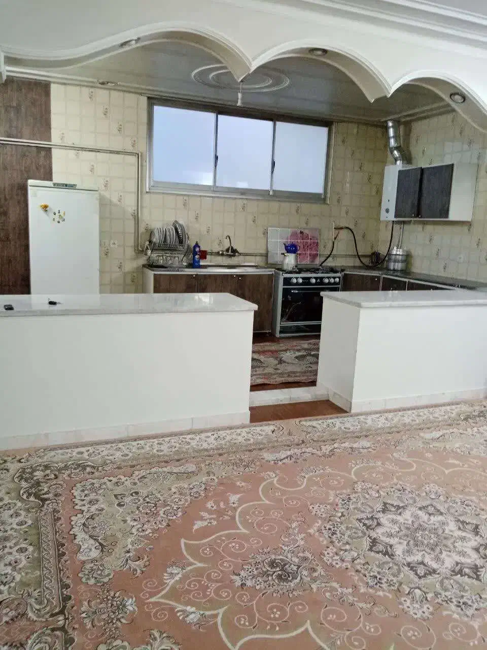 اجاره روزانه و ماهانه آپارتمان در مرکز شهر|اجارهٔ کوتاهمدت آپارتمان و سوئیت|اصفهان, سروستان|دیوار