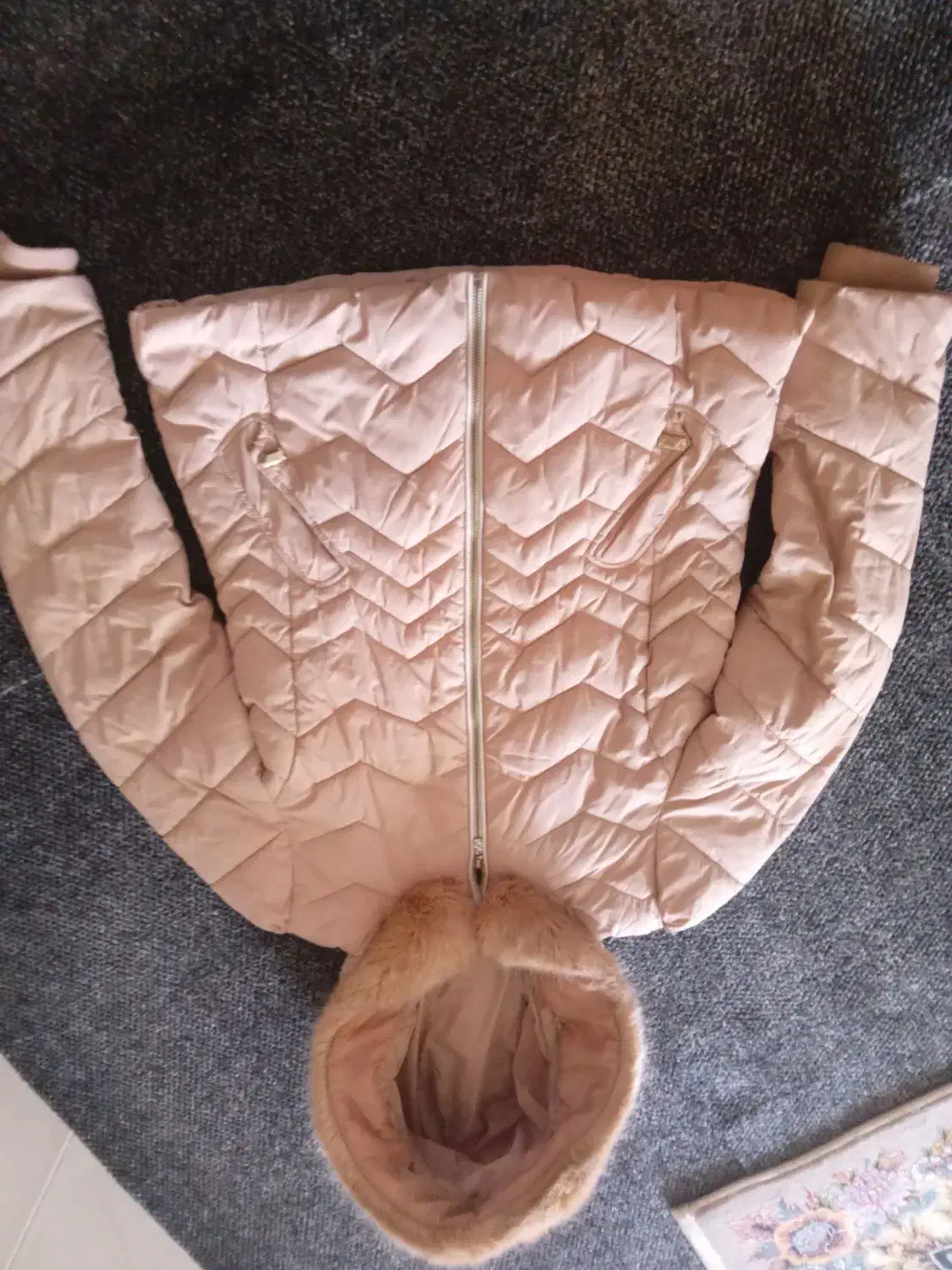 کاپشن در حد نو تمیز قیمت ۷۰۰سده لنجان|لباس|لنجان, |دیوار