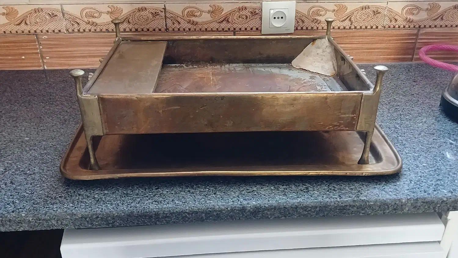 فروش منقل برنجی با سینی برنجی بزرگ عتیقه|کلکسیون اشیاء عتیقه|زرند, |دیوار