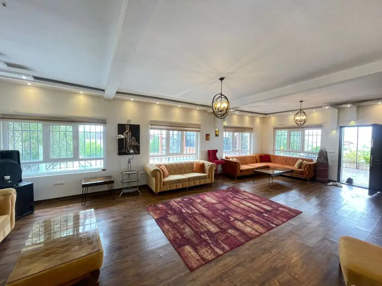 اجاره روزانه ویلا با استخر روباز کد 21431|اجارهٔ کوتاهمدت آپارتمان و سوئیت|دماوند, دماوند|دیوار