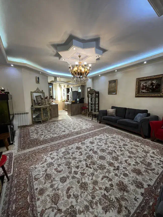 واحد شمالی با آسانسور بدون مالک