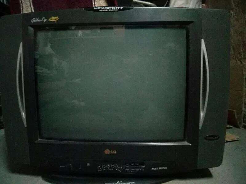 تلویزیون قدیمی 21 اینچ الجی|تلویزیون و پروژکتور|قم, امامزاده ابراهیم|دیوار