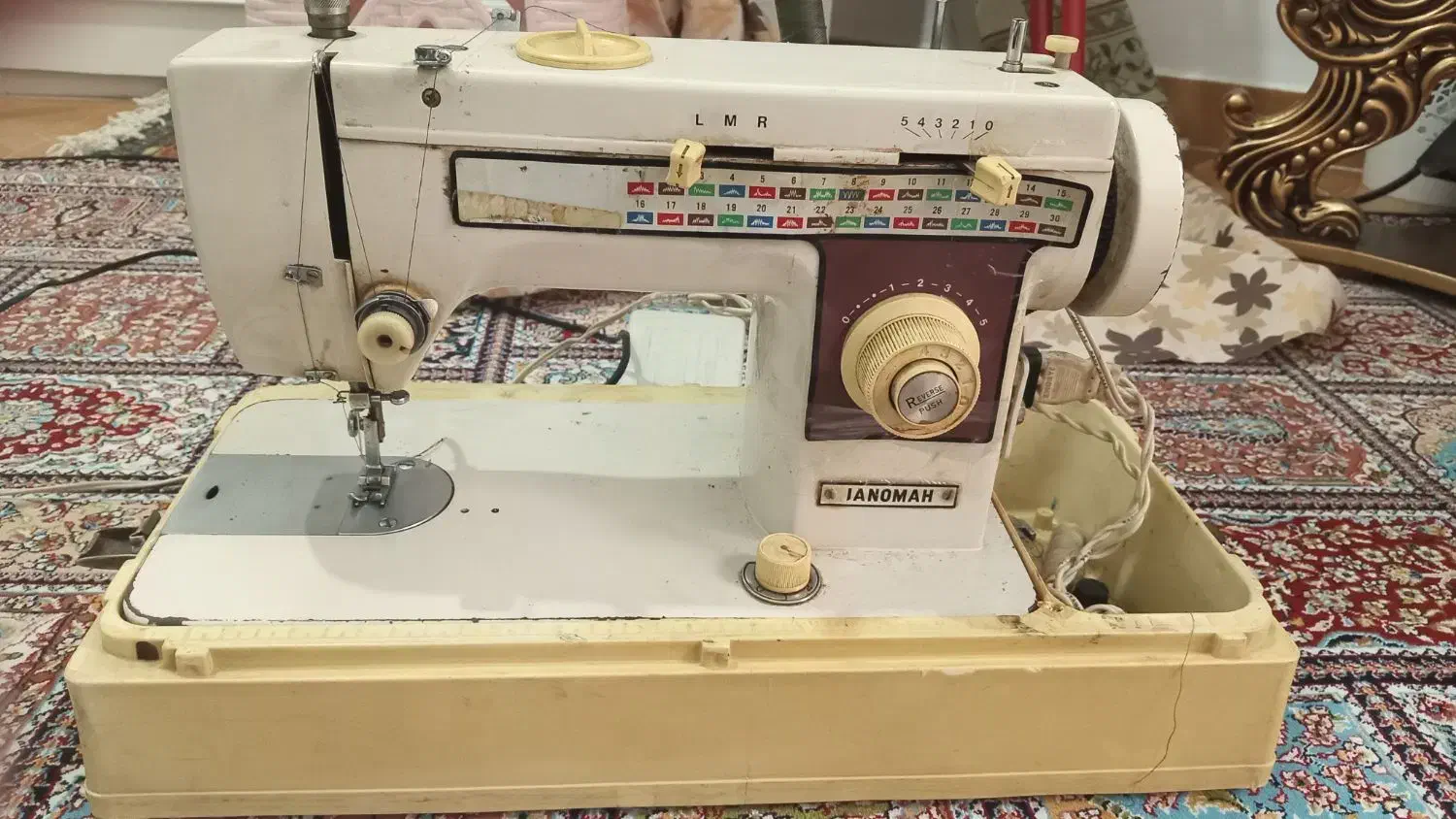 چرخ خیاطی سالم|چرخ خیاطی و ریسندگی|صومعهسرا, |دیوار