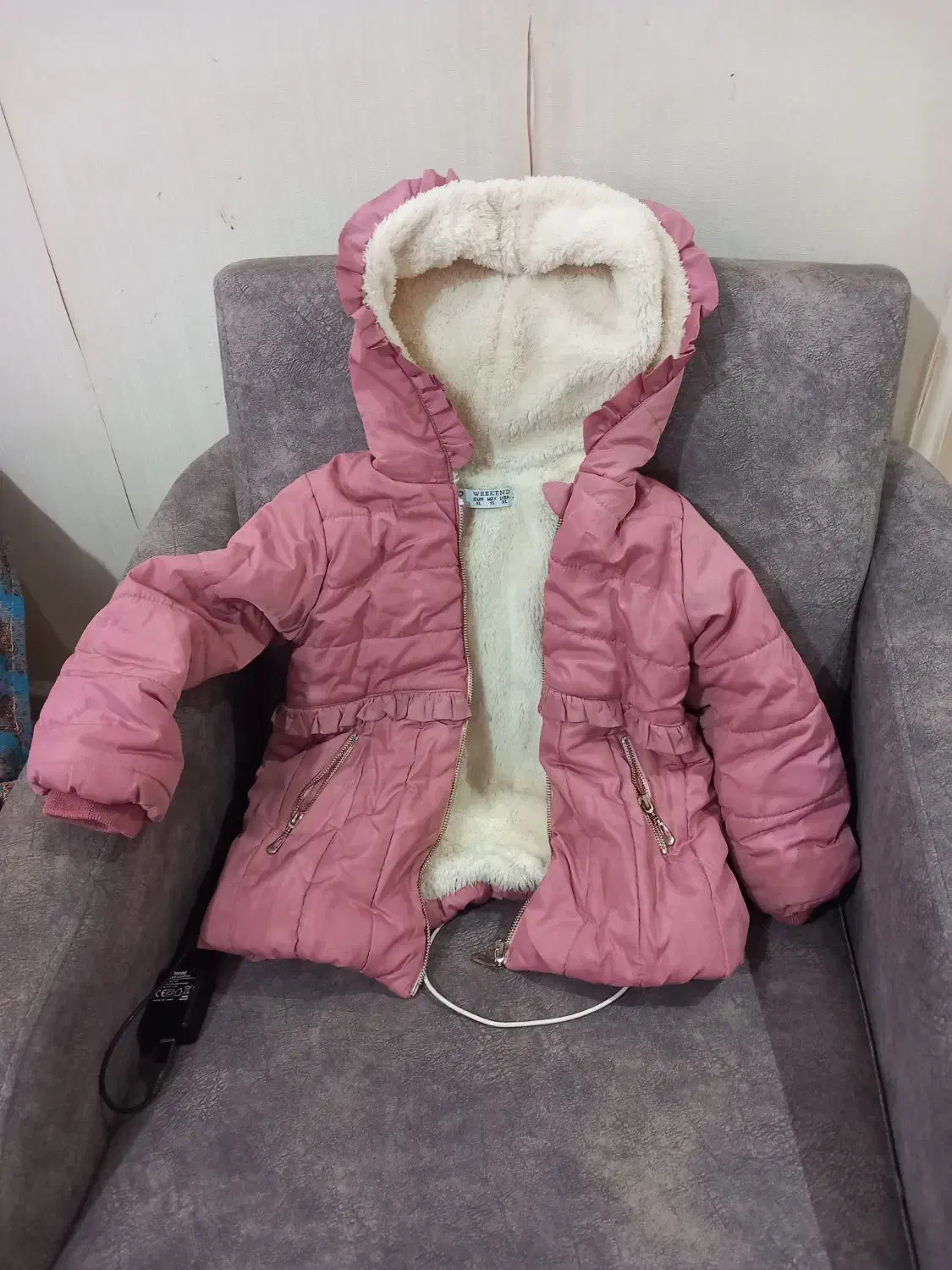 فروش دوعدد کاپیشن یکی مارک خارجی البته بزرگه|لباس|رشت, چمارسرا|دیوار