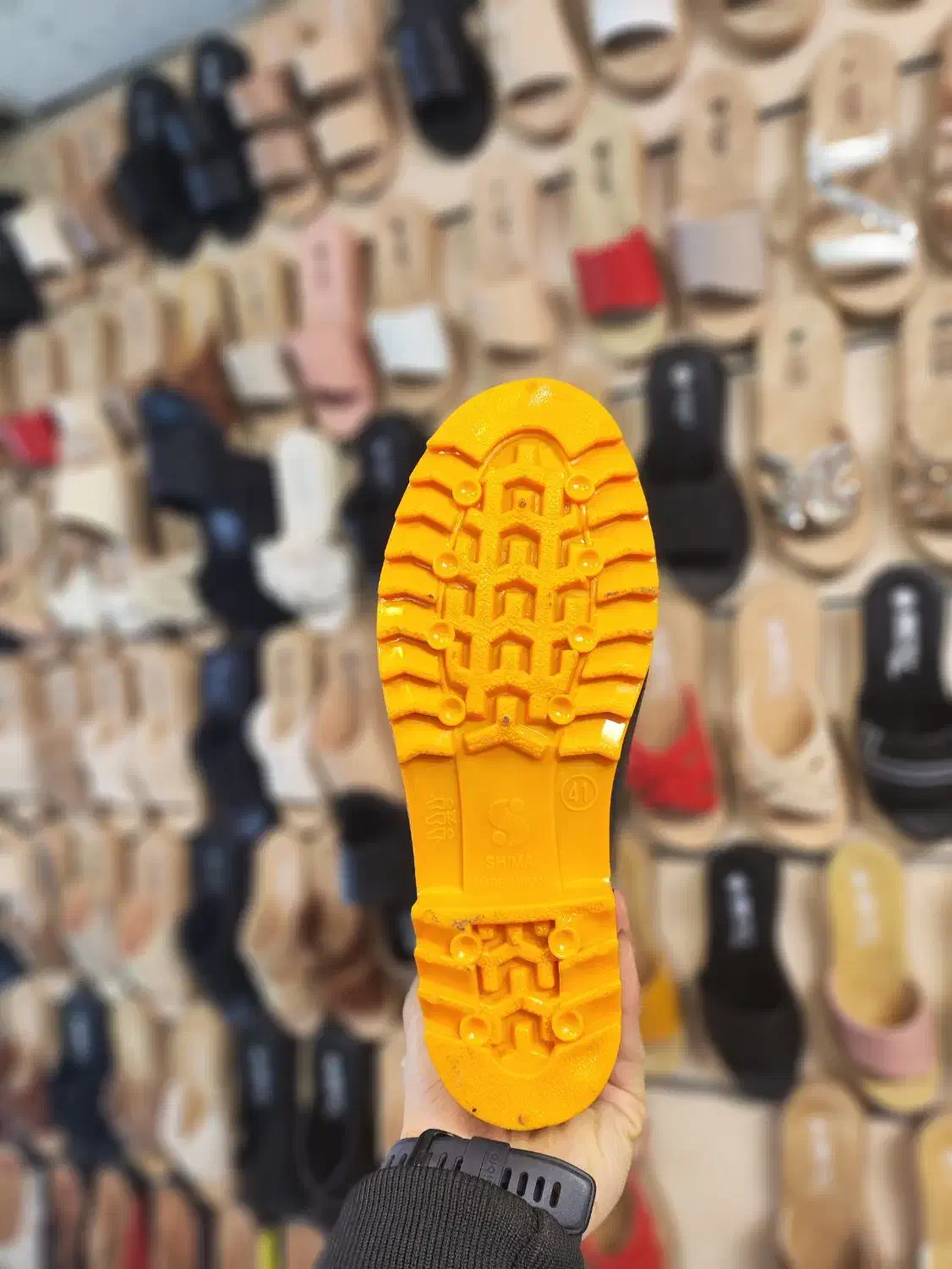 چکمه|کیف، کفش، کمربند|مشهد, عیدگاه|دیوار