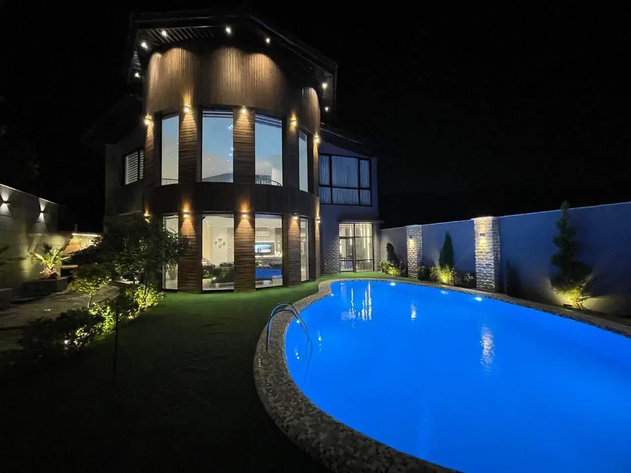 ویلا استخردار مارگاریتا|اجارهٔ کوتاهمدت ویلا و باغ|بندر انزلی, معلم|دیوار