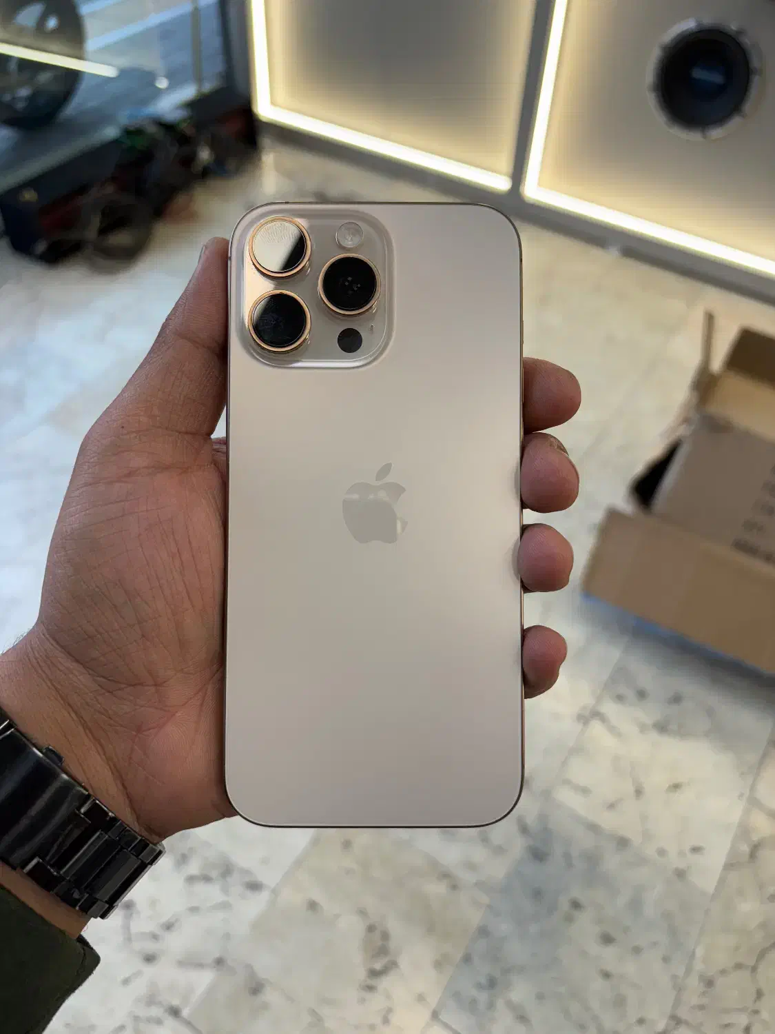 آیفون ۱۶ پرومکس ریجستر در حد|موبایل|مشهد, فرهنگیان (شهرک غرب)|دیوار