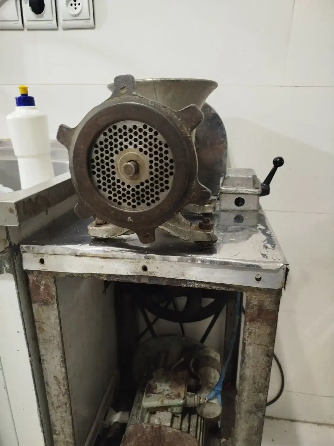 چرخ گوشت|سایر لوازم برقی|لنجان, |دیوار