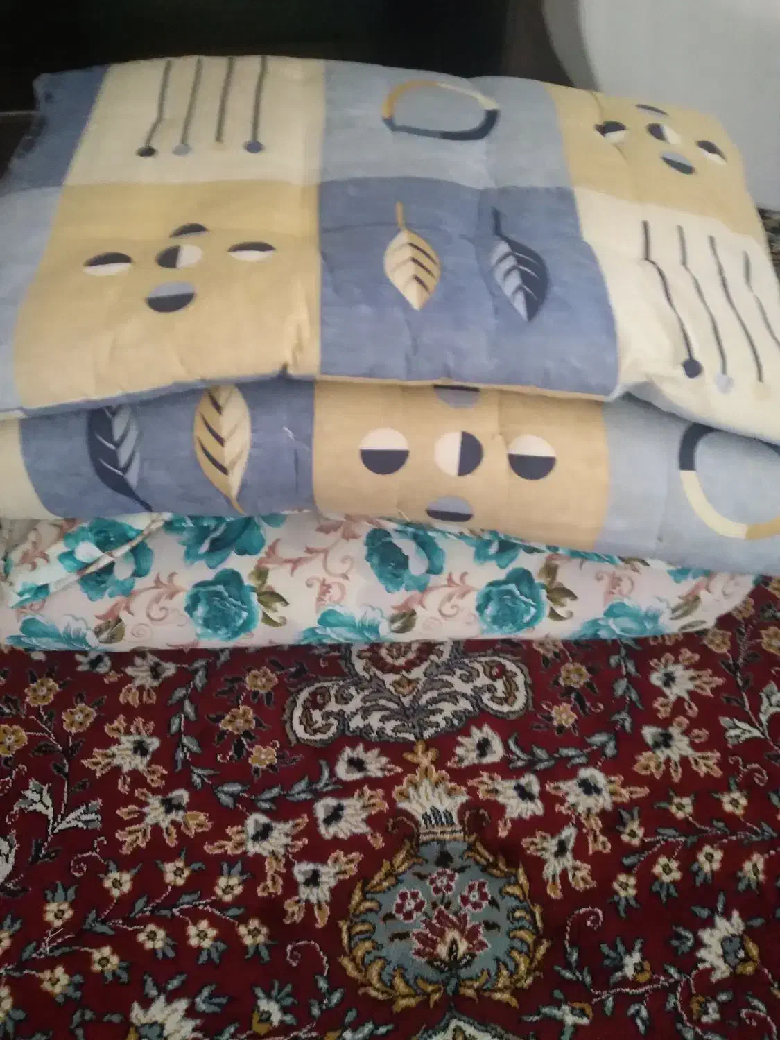 رختخواب ی نفره|رختخواب، بالش، پتو|شیراز, کوشک میدان|دیوار