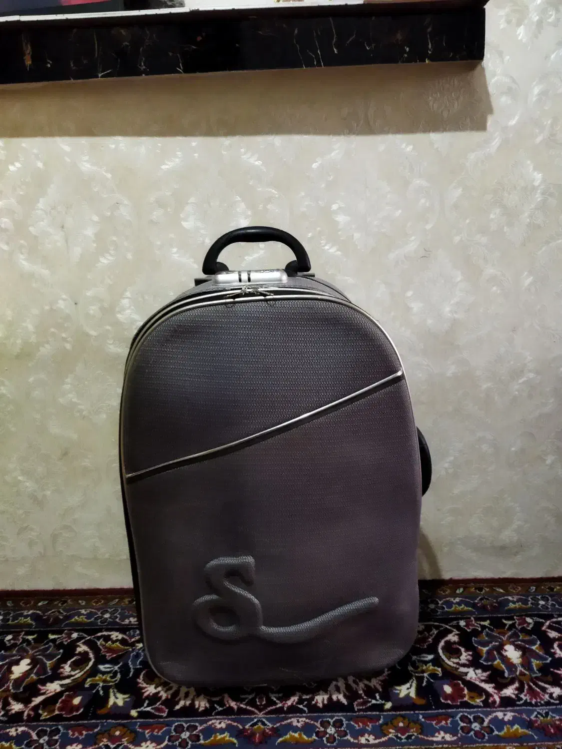 چمدان مسافرتی بزرگ وجادار یک بار فقط استفاده شده|کیف، کفش، کمربند|ملایر, |دیوار