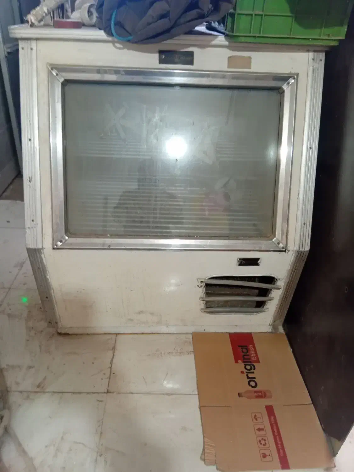 یخجال ویترین کبابی|فروشگاه و مغازه|هشتگرد, شهرک وحدت|دیوار