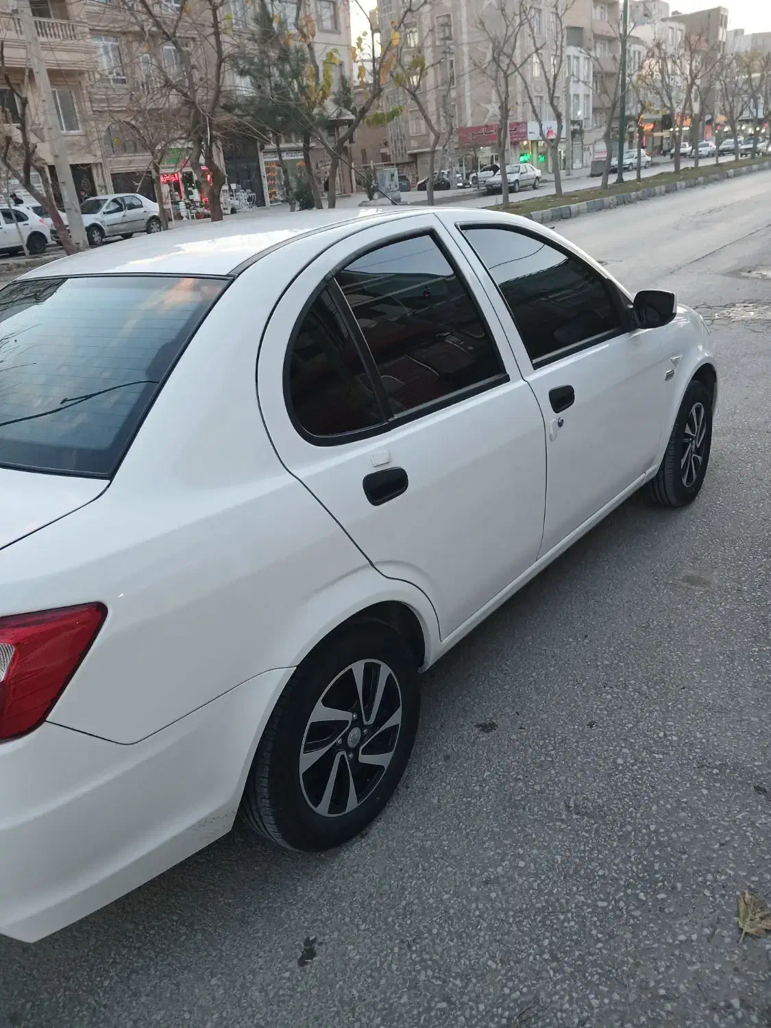 ساینا۴۰۴دوگانه کارخانه|خودرو سواری و وانت|کرمانشاه, |دیوار