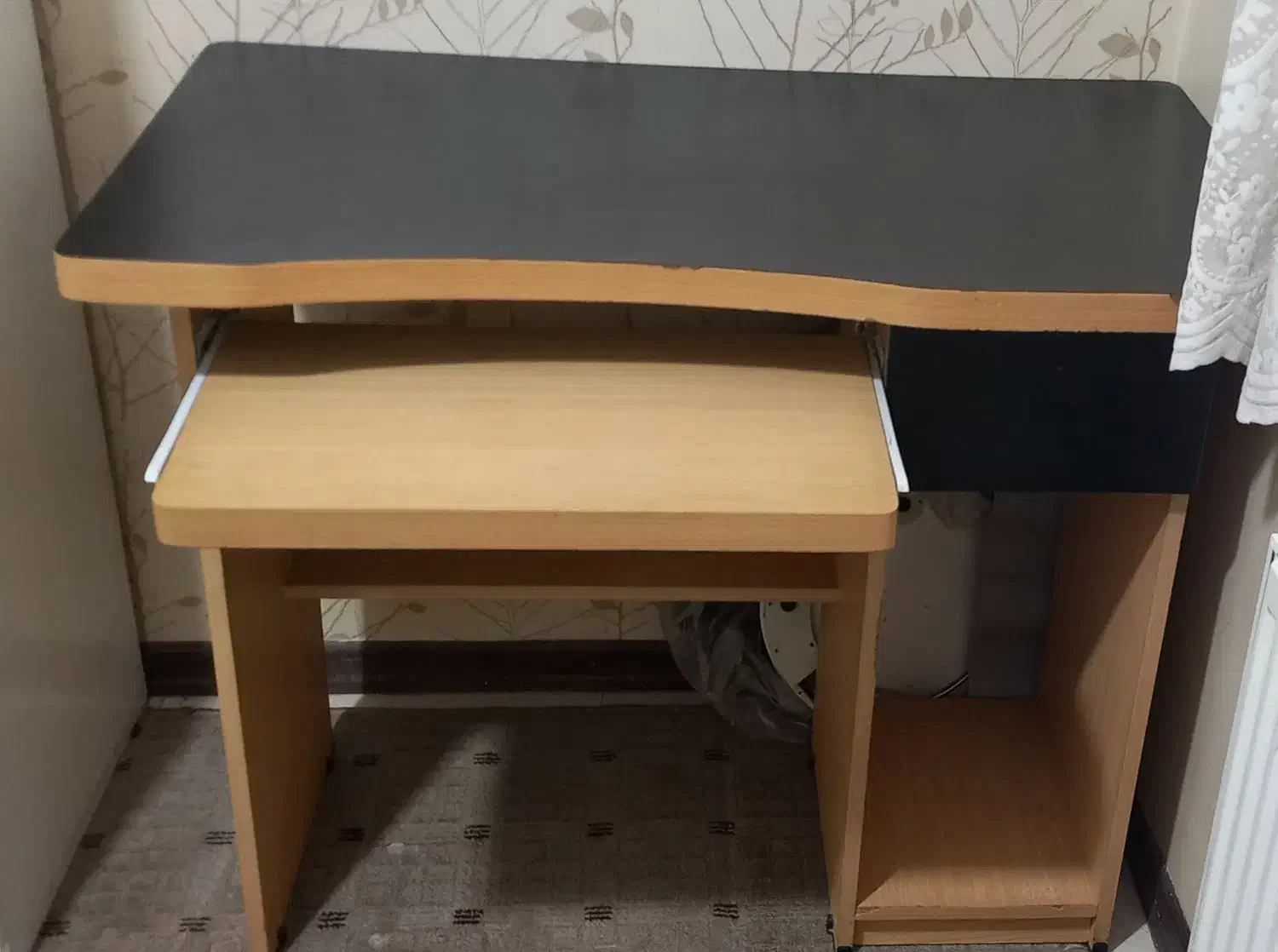 میزتحریروکتابخانه|کتابخانه، شلف، قفسههای دیواری|اندیشه, شهرک مریم|دیوار