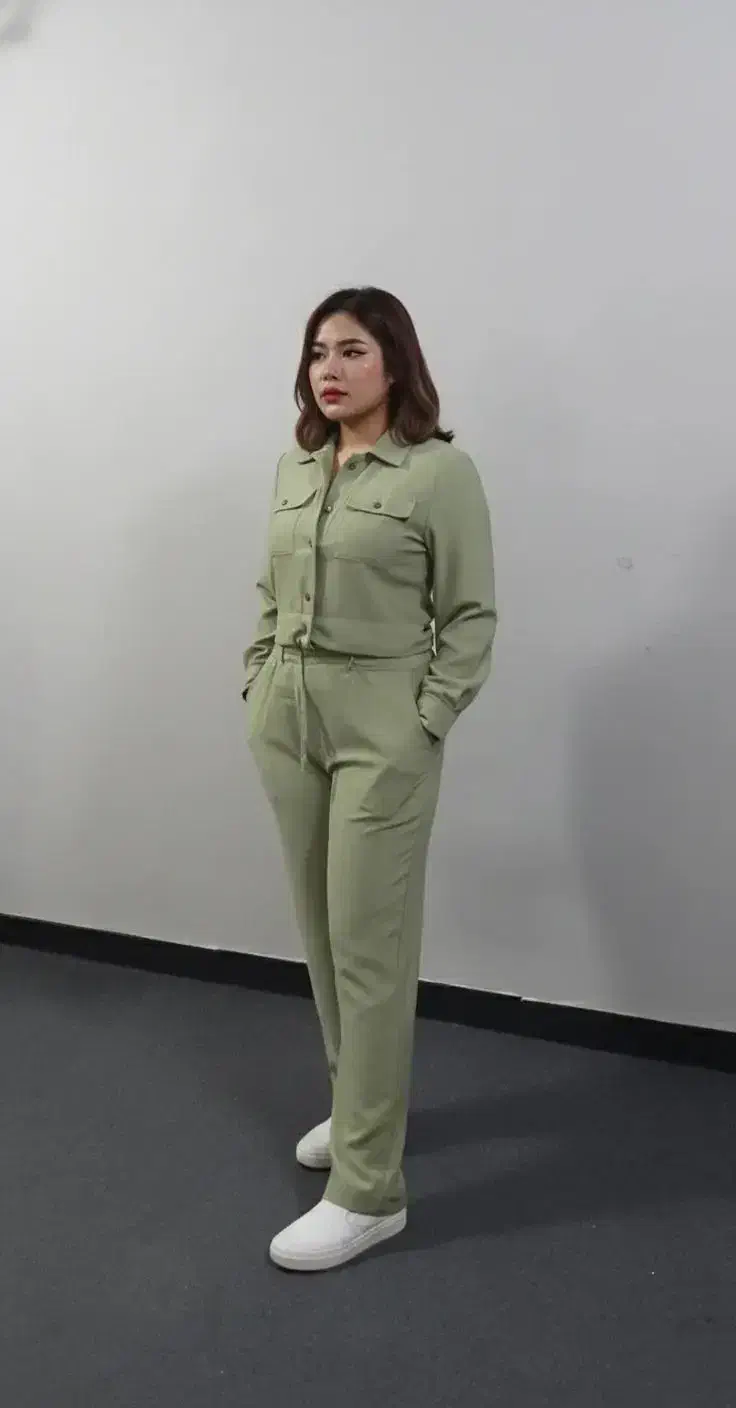 لباس زنانه|لباس|اهواز, فرودگاه|دیوار