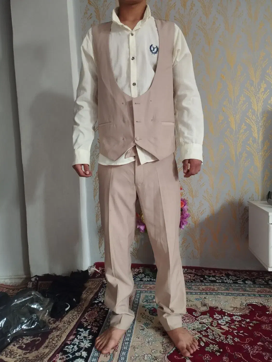 لباس|لباس|نقده, |دیوار