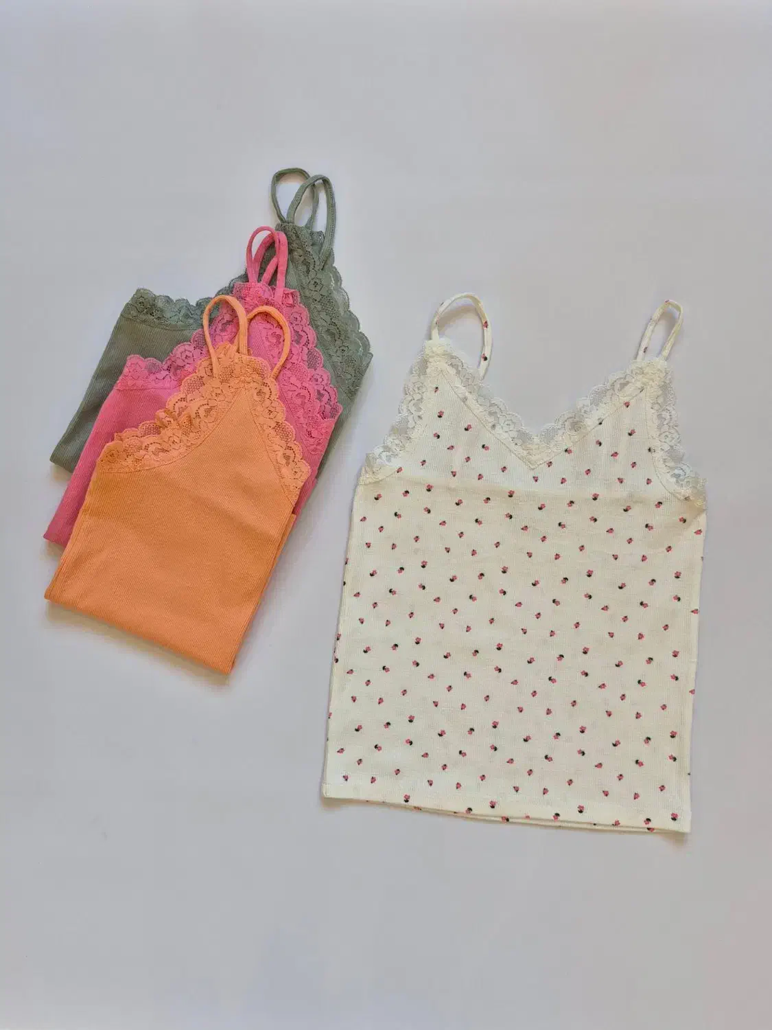 نرم و لطیف|لباس|گرگان, |دیوار