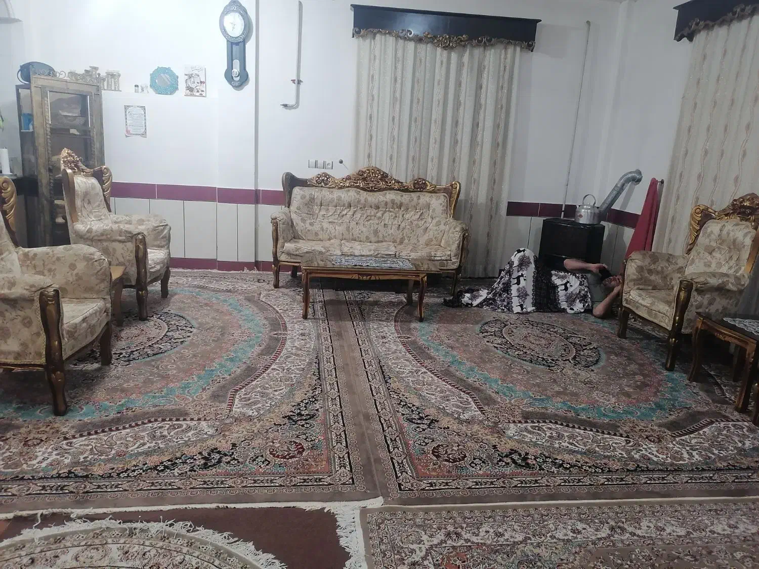 مبل سلطنتی|مبلمان خانگی و میز عسلی|مینودشت, |دیوار