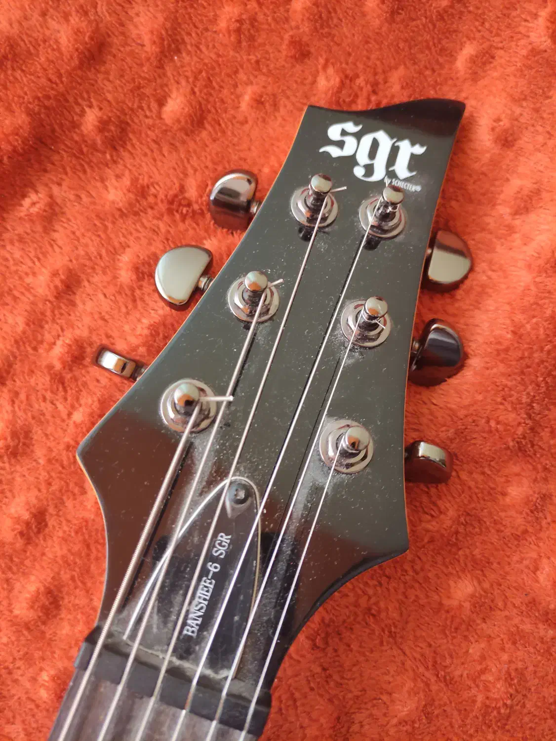 گیتار الکتریک Schecter|گیتار، بیس، امپلیفایر|تبریز, |دیوار