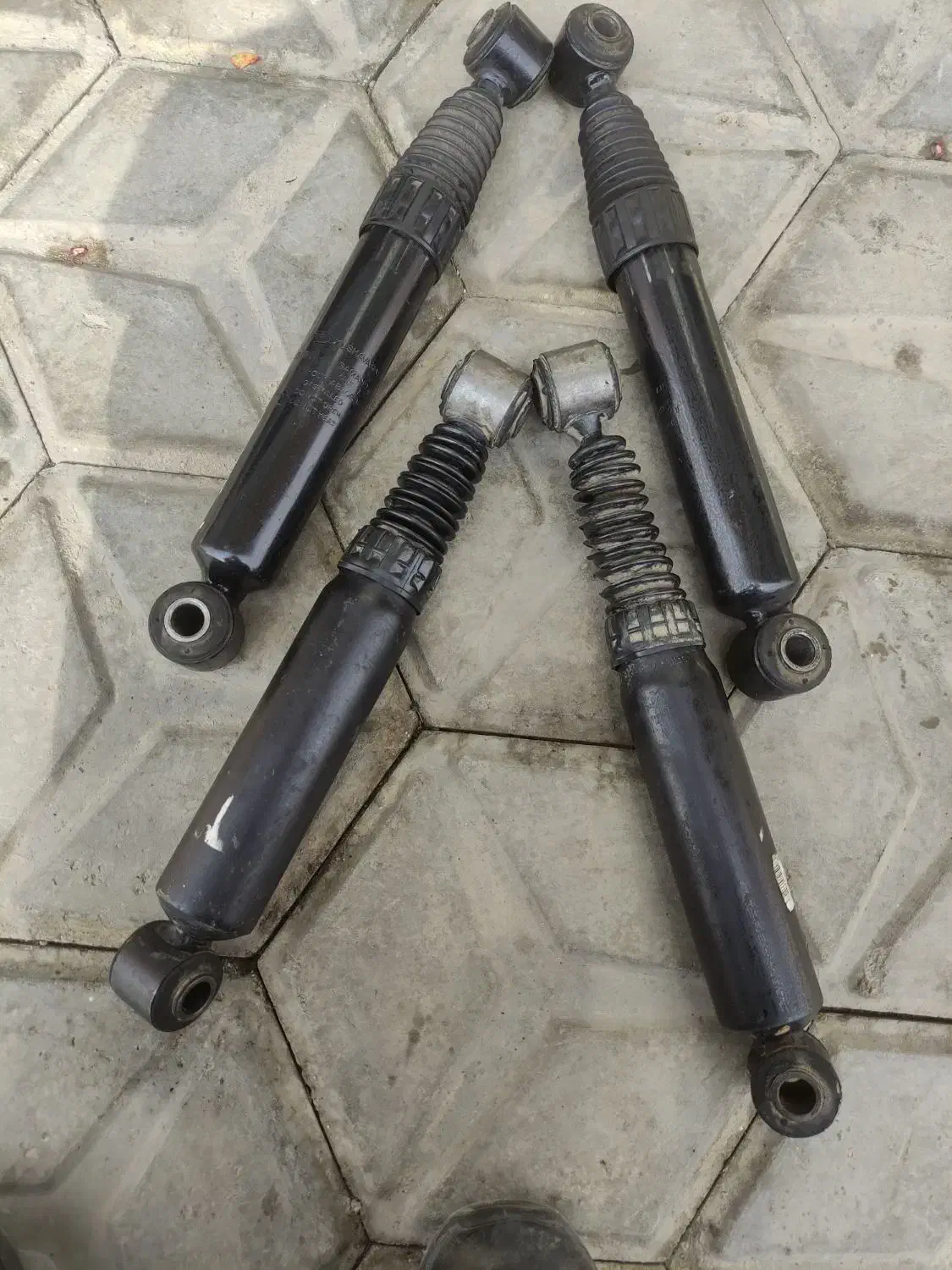 دوجفت کمک فنر عقب پژو وماشین های ایرانخودرو|قطعات یدکی و لوازم جانبی|شاهینشهر, شهرک گلدیس|دیوار