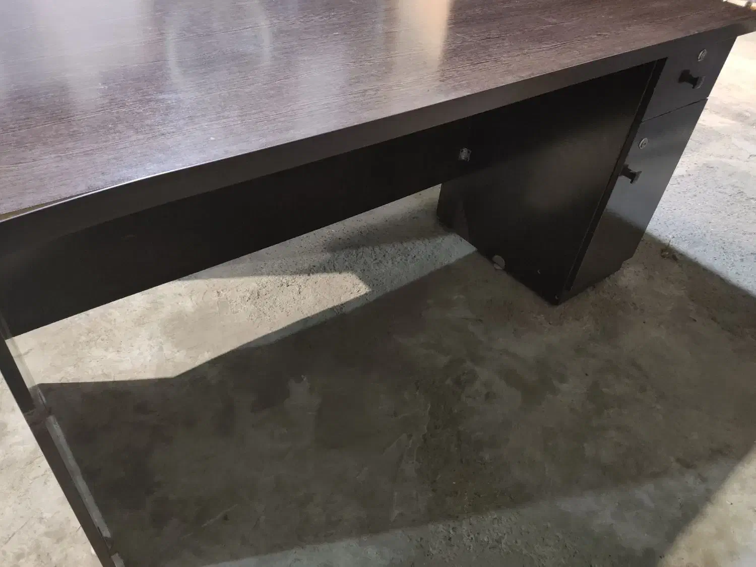 میز مدیریت یک متر و شصت|دفتر کار|گرگان, |دیوار