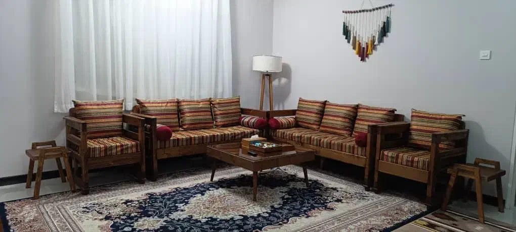 مبل هشت نفره ی چوبی|مبلمان خانگی و میز عسلی|شهریار, شهرک شاهد|دیوار