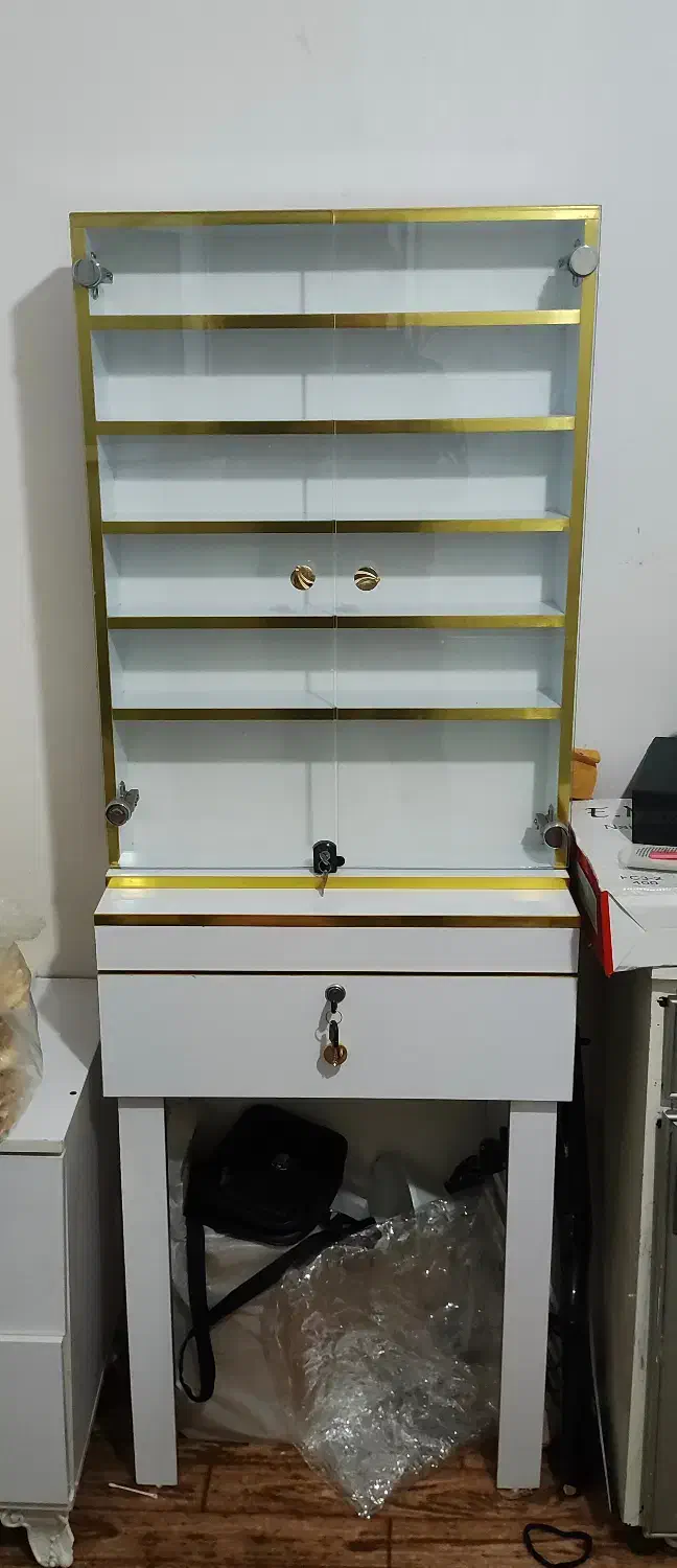 کمد ناخن کاری|آرایشگاه و سالن‌های زیبایی|سلماس, |دیوار