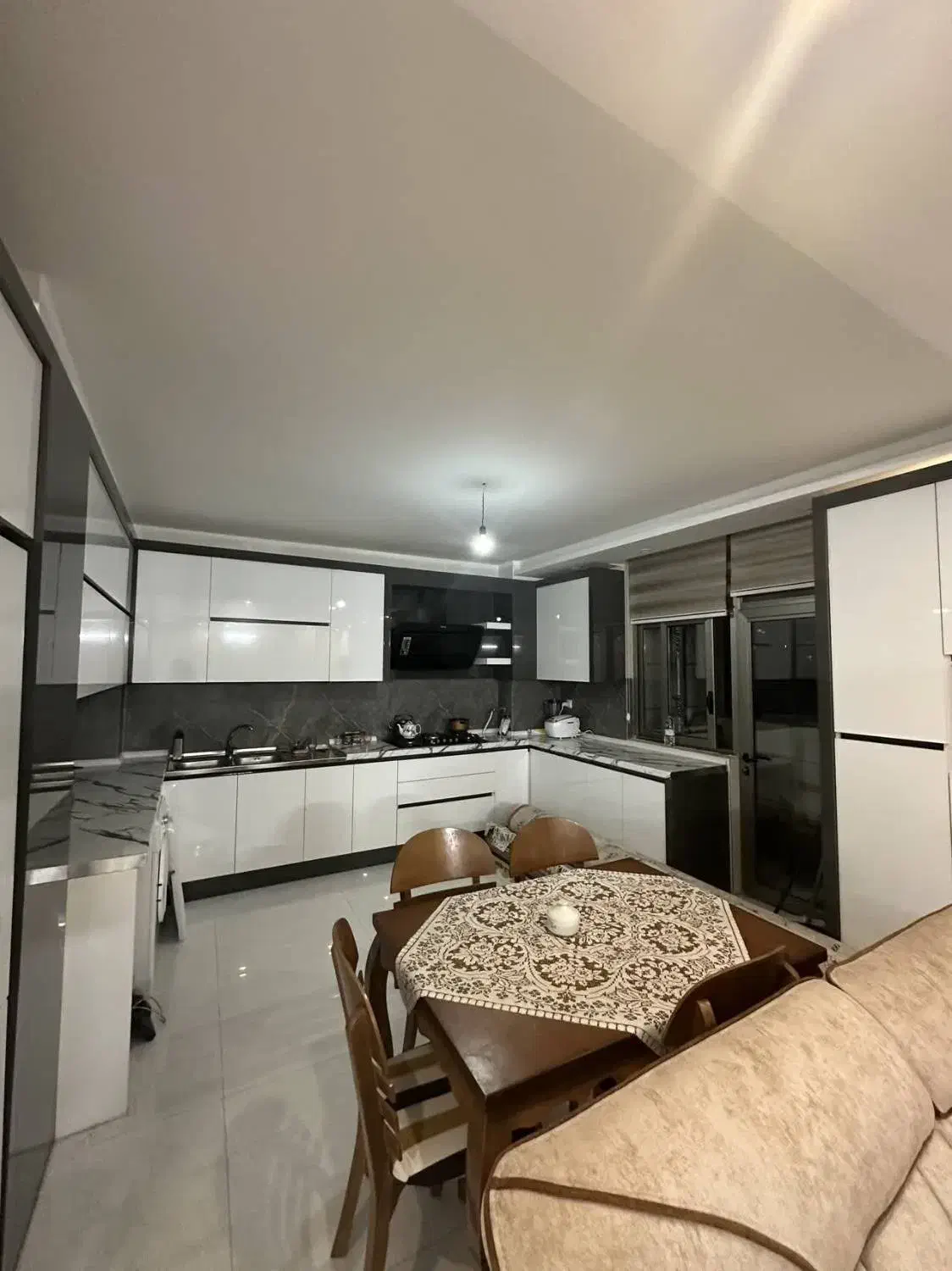 117متری امیرکبیر/جنوبی/کم واحد/نوساز/سالن بزرگ|فروش آپارتمان|اصفهان, برازنده|دیوار