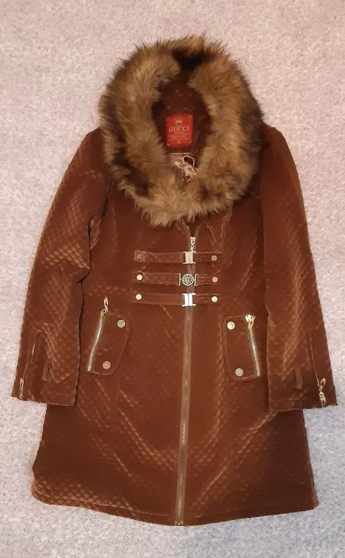 پالتودرحدنو|لباس|قم, انصار‌الحسین|دیوار