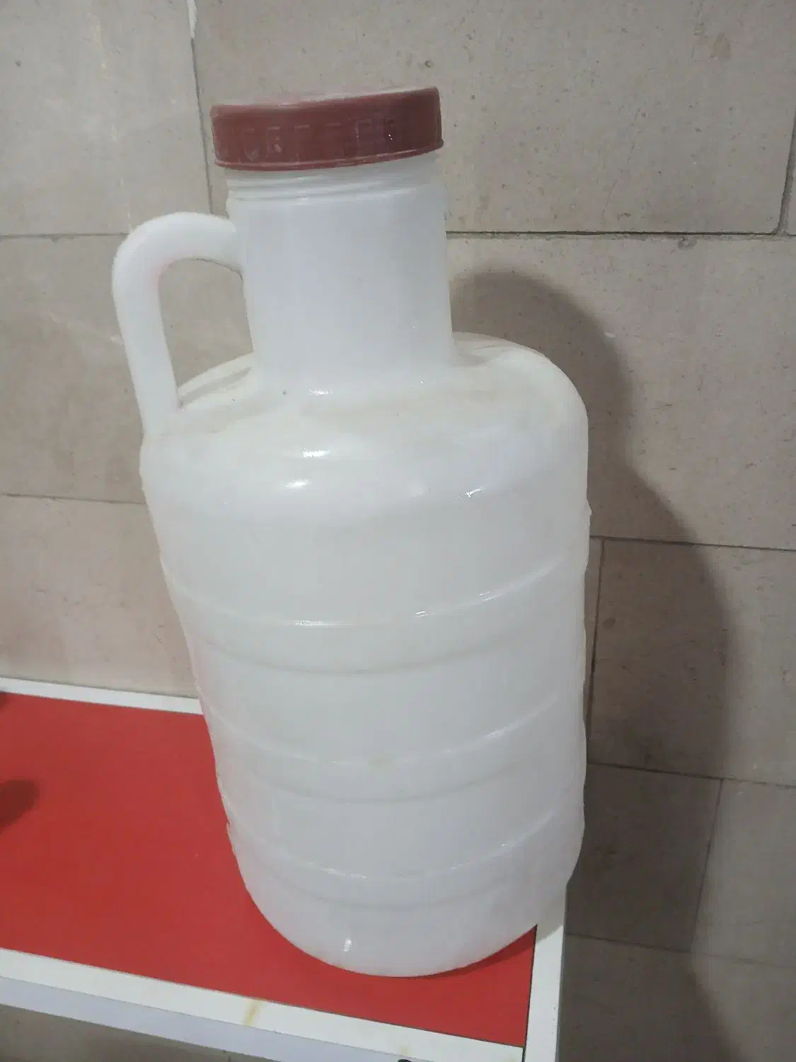 دبه|ظروف نگهدارنده، پلاستیکی، یک‌بارمصرف|هرسین, |دیوار