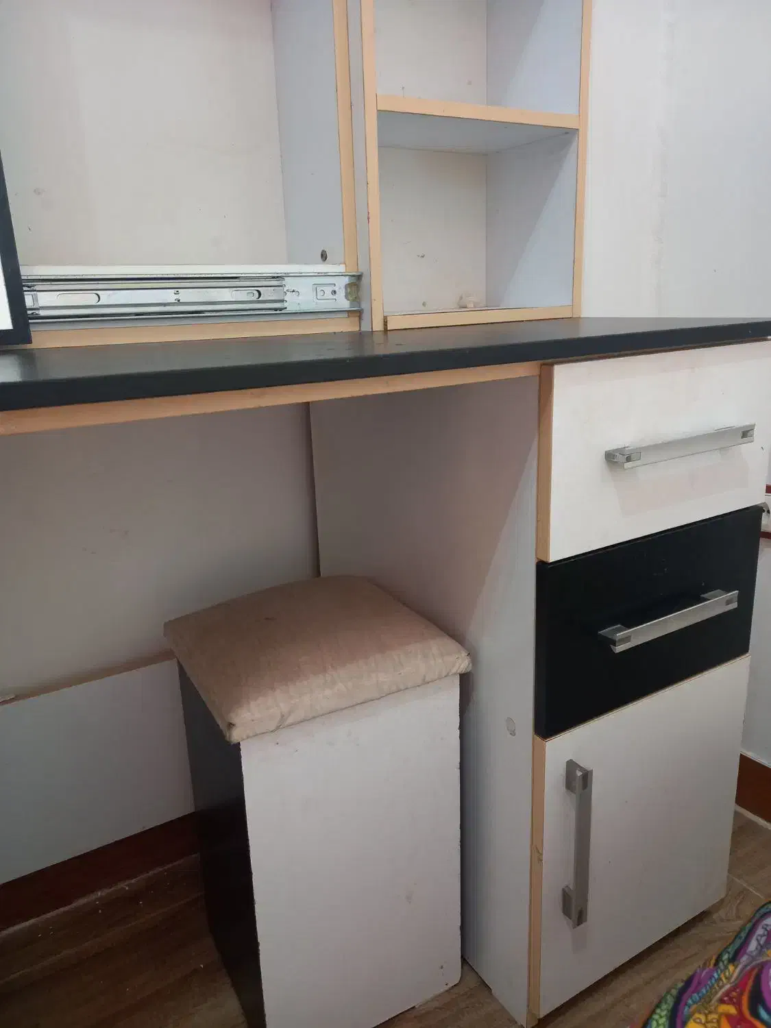 میز ارایش|مبلمان خانگی و میز عسلی|رشت, بیجارپس|دیوار