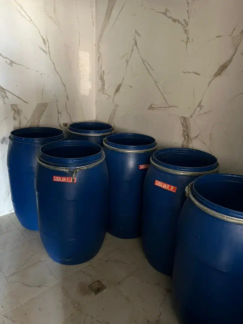 بشکه و یا گالن ۲۲۰ لیتری پلاستیکی|مصالح و تجهیزات ساختمان|بندرعباس, |دیوار