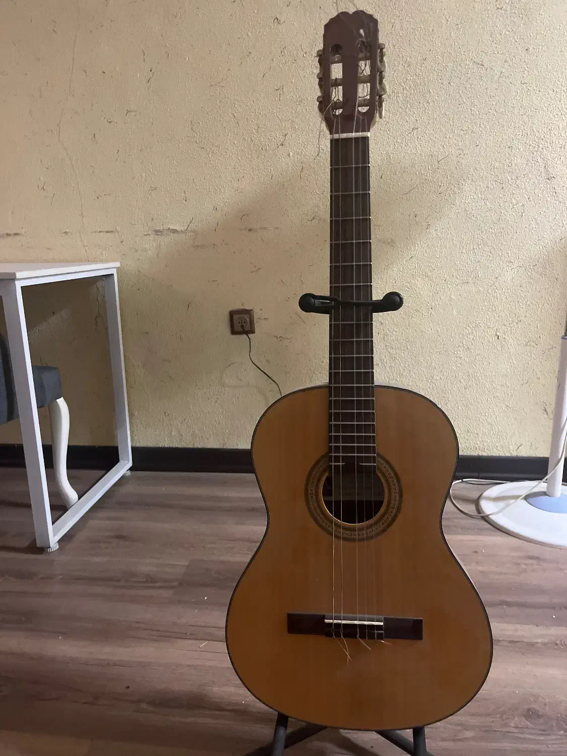 گیتار مانوئل رودریگز|گیتار، بیس، امپلیفایر|لواسان, |دیوار