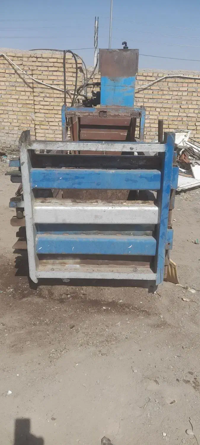 دستگاه پرس کارتون و حلب به قیمت ضایعات|ماشین‌آلات صنعتی|هریس, |دیوار