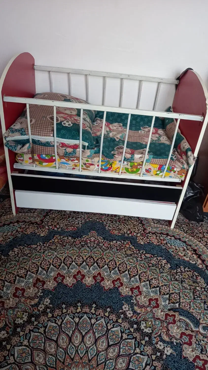 تخت نوازد نونو وسالم زیاد استفاده نشده|اسباب و اثاث بچه|ارطه, |دیوار