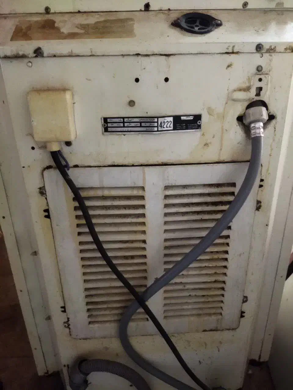 لباسشویی ارج ۵ کیلو قدیمی|ماشین لباسشویی و خشک‌کن لباس|سلماس, |دیوار