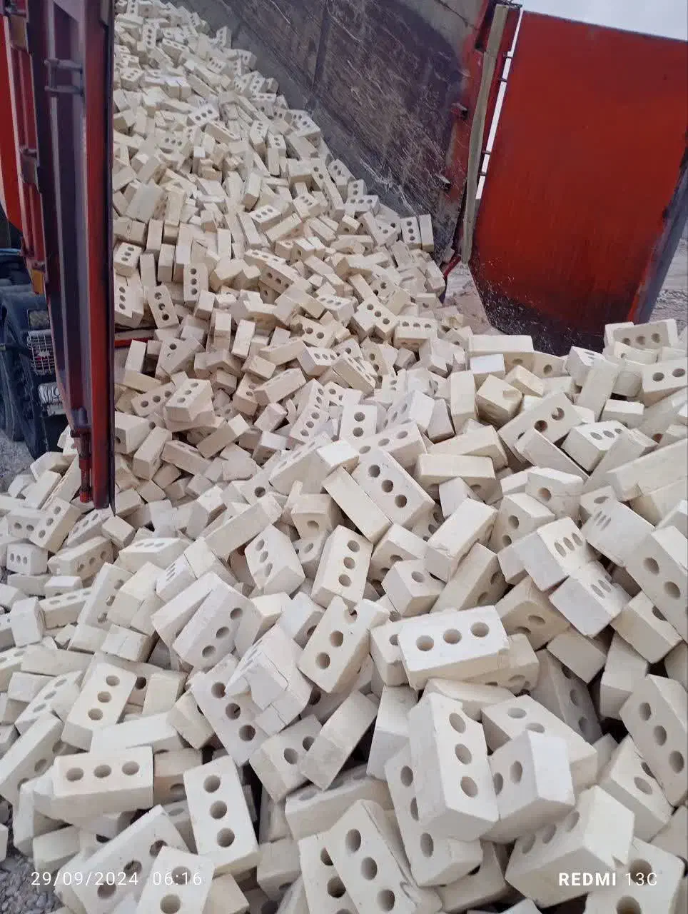 سگل(سه سوراخ)|مصالح و تجهیزات ساختمان|سیرجان, |دیوار