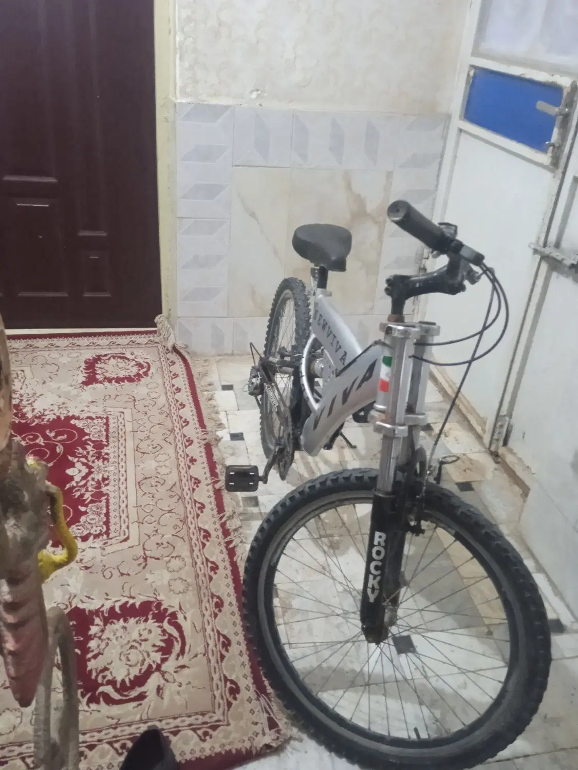دوچرخه ۲۶|دوچرخه، اسکیت، اسکوتر|زاوه, |دیوار