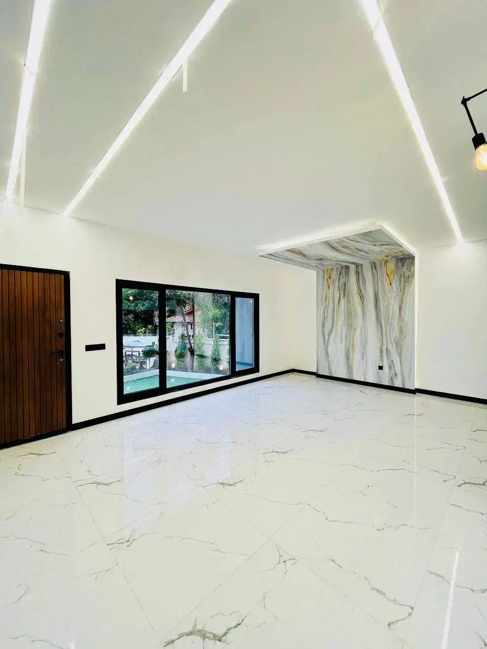 ۱۰۵ متر/اداری /تجاری/کلینیک زیبایی - مطهری|فروش دفتر کار، اتاق اداری، مطب|خرمآباد, |دیوار