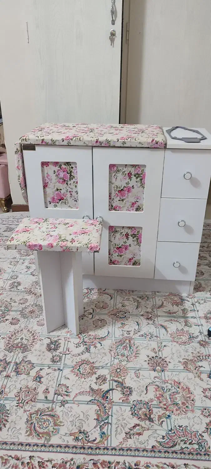 چرخ خیاطی و میز|چرخ خیاطی و ریسندگی|قم, سعادتی|دیوار