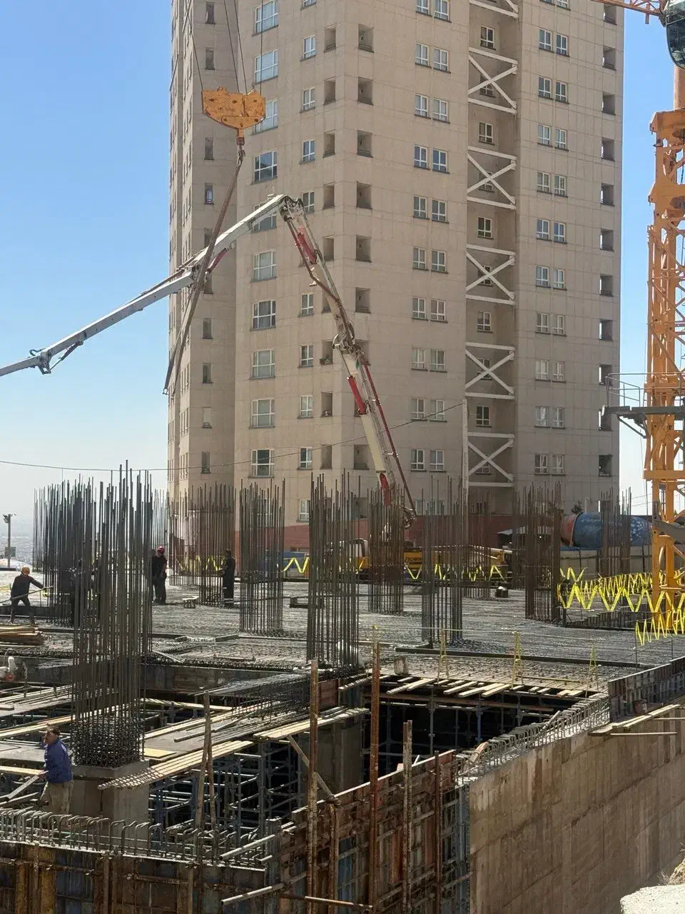 فروش واحد ۷۰و ۱۲۰ متری در برج لوکس|پیش‌فروش املاک|تهران, گلستان (شهرک راه آهن)|دیوار