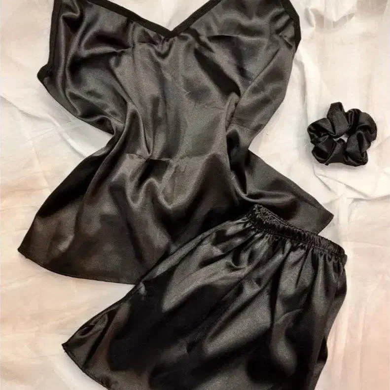 لباس خواب|لباس|مریوان, |دیوار