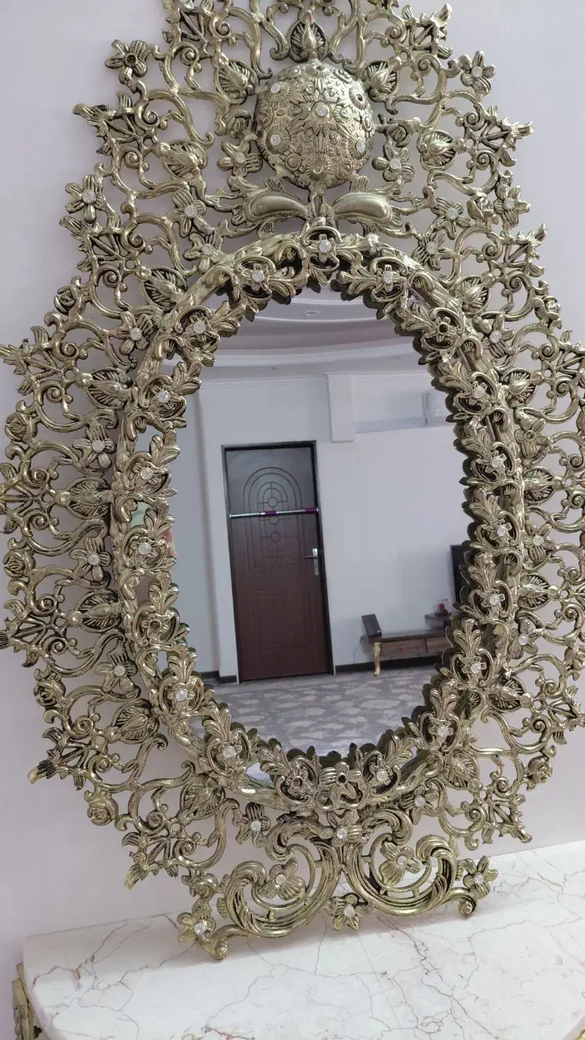 آینه و میز|آینه|بهارستان, |دیوار