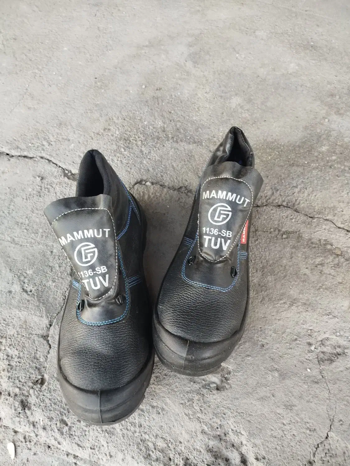 کفش کار|کیف، کفش، کمربند|جیرفت, |دیوار