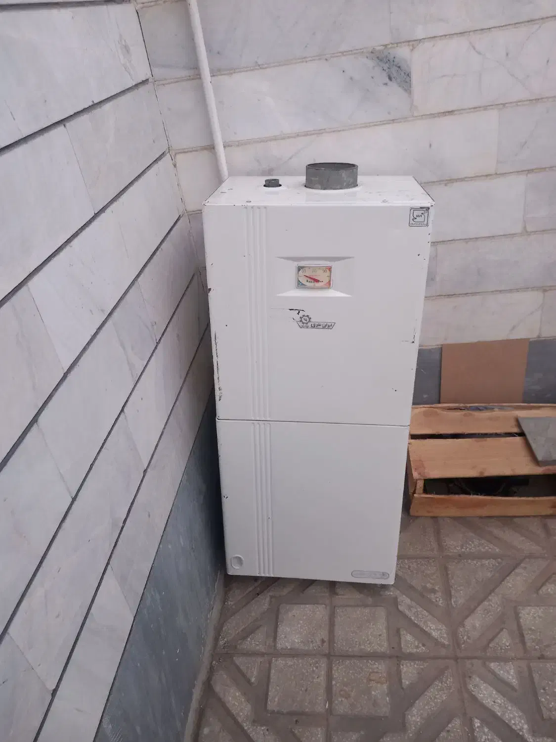 آبگرمکن دیواری مخزن دار ایران شرق|آبگرمکن، پکیج، شوفاژ|سمنان, |دیوار