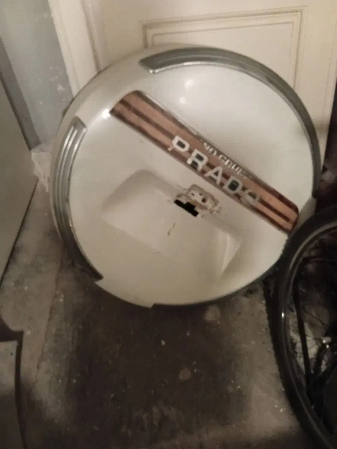 قاب لاستیک زاپاس پرادو|قطعات یدکی و لوازم جانبی|مشهد, نرگس (شهرک غرب)|دیوار