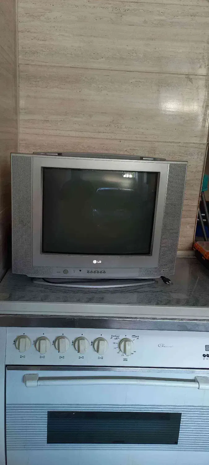 تلویزیون سالم کار کرده ولی تمیز|تلویزیون و پروژکتور|لاهیجان, کوی زمانی|دیوار